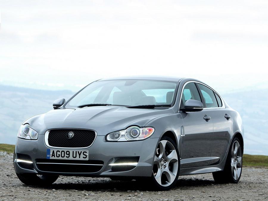  Jaguar XF Diesel S Option Pack 2010 года  (UK) (фото 11 из 13)